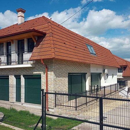 Szellorozsa Apartman Fonyod Exterior photo