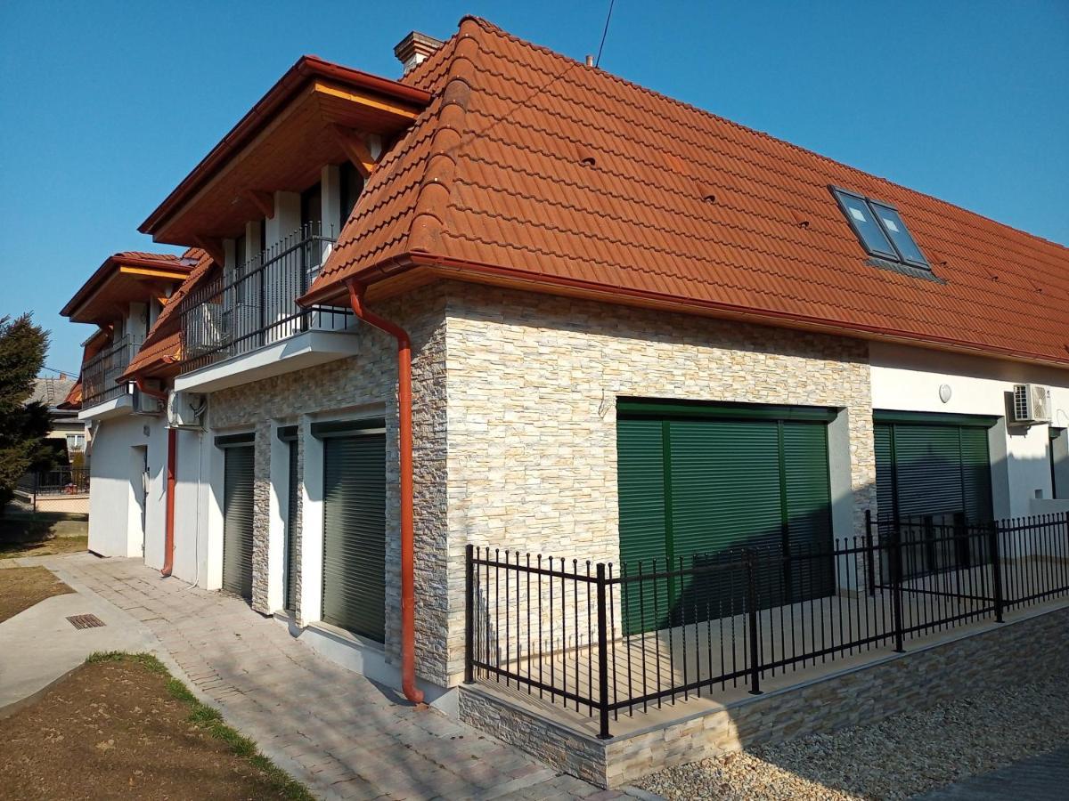 Szellorozsa Apartman Fonyod Exterior photo